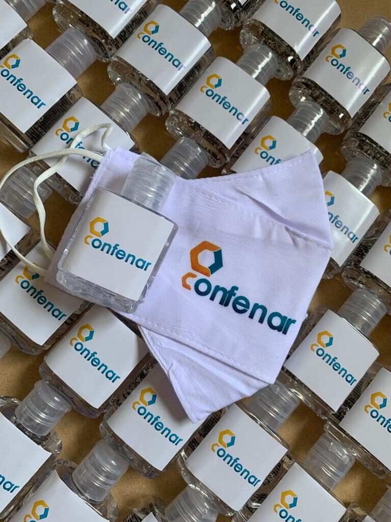 Kit de máscara e álcool em gel personalizado Confenar